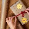 500Pcs Sealing Sticker Self-Adhesive Wrapping Labels 1.5Inch Flower Decorative Sticker for Packaging Wrapping