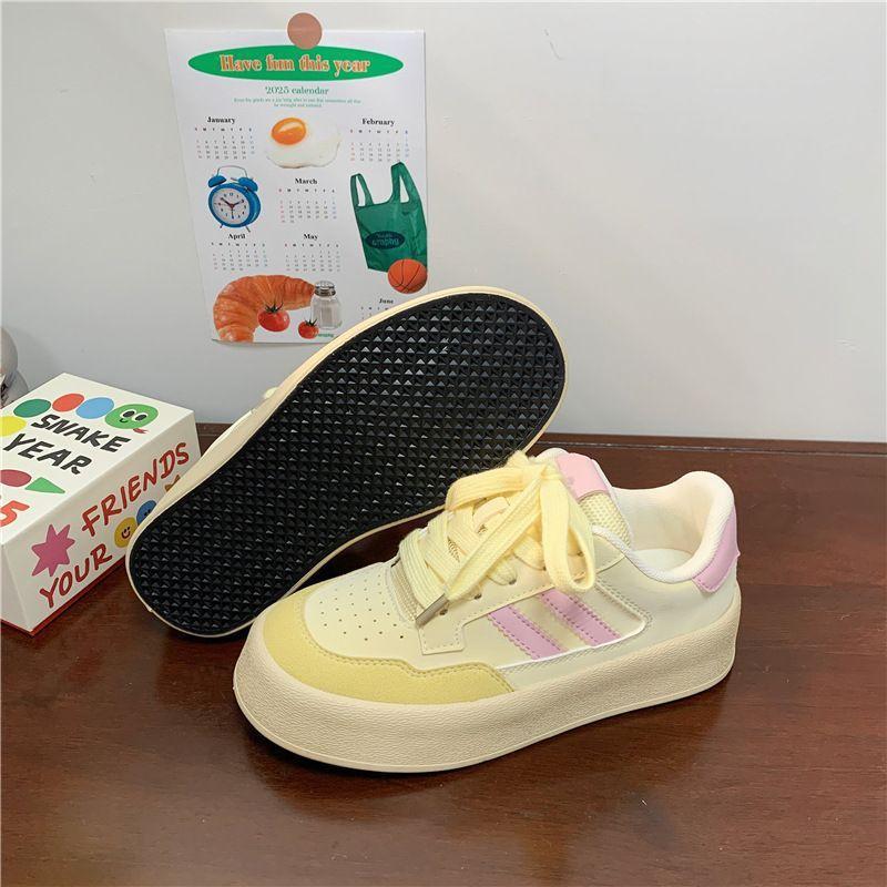 Niche sweet thick baseplate shoes women's 2025 new spring versatile German training shoes inner height increase casual sports white shoes