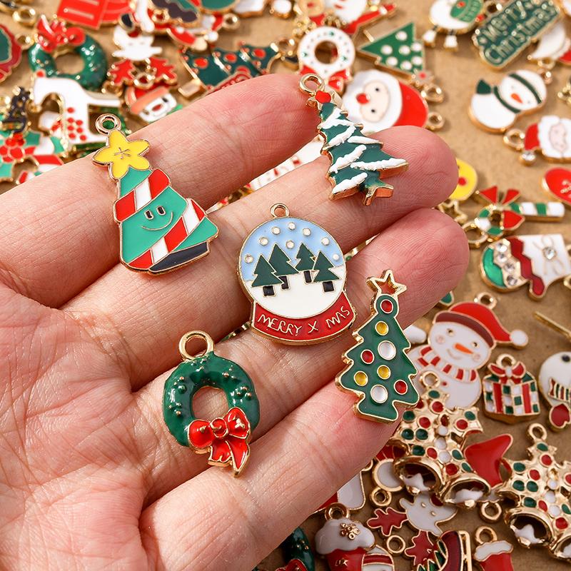10/20/30 Pcs Random Mix Christmas Santa Claus Elk Charm Pendants for Earrings Necklace DIY Bracelet Jewelry Making Accessories