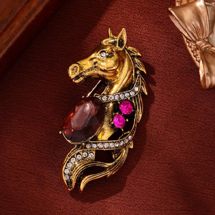 Fashion Horse Head Shape Brooch Decorative Pin Birthday New Year Gift For Friend Family Fashion Forward Badge