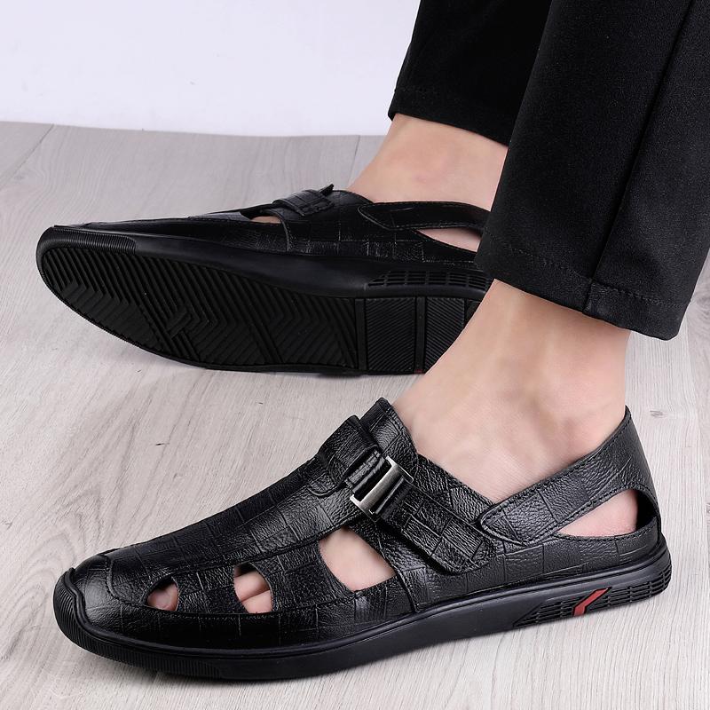 Heißeste Verkäufe Neueste Echtleder Klassiker Schwarze Sommersandalen für Herren Luxus Outdoor Strandschuhe Atmungsaktive Bequeme Slipper Mann