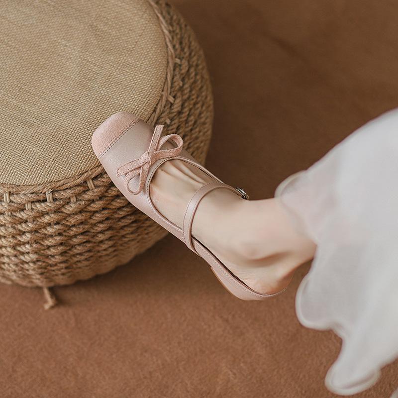 

Внутреннее увеличение высоты Маленький толстый каблук Одинарные туфли Серебряная сумка Головка Полушлепанцы Женские летние уличные туфли сандалии 39 розовый