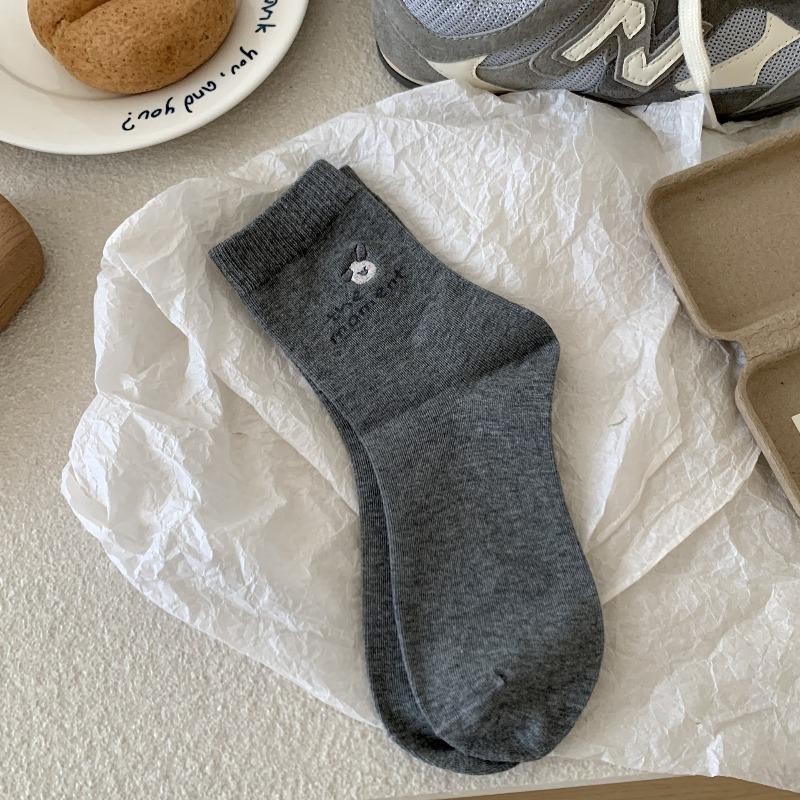 

Женские осенние новые мультяшные полосатые вышитые милые носки из хлопка до середины икры с щенком и медведем 1 pair серый