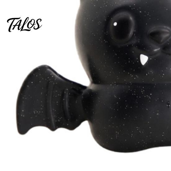 Stress Relief Toy Halloween Bat Squeeze Toy, Spooky Hand Gadget Relaxation Ball Fidget Party Favors for Kids Adults