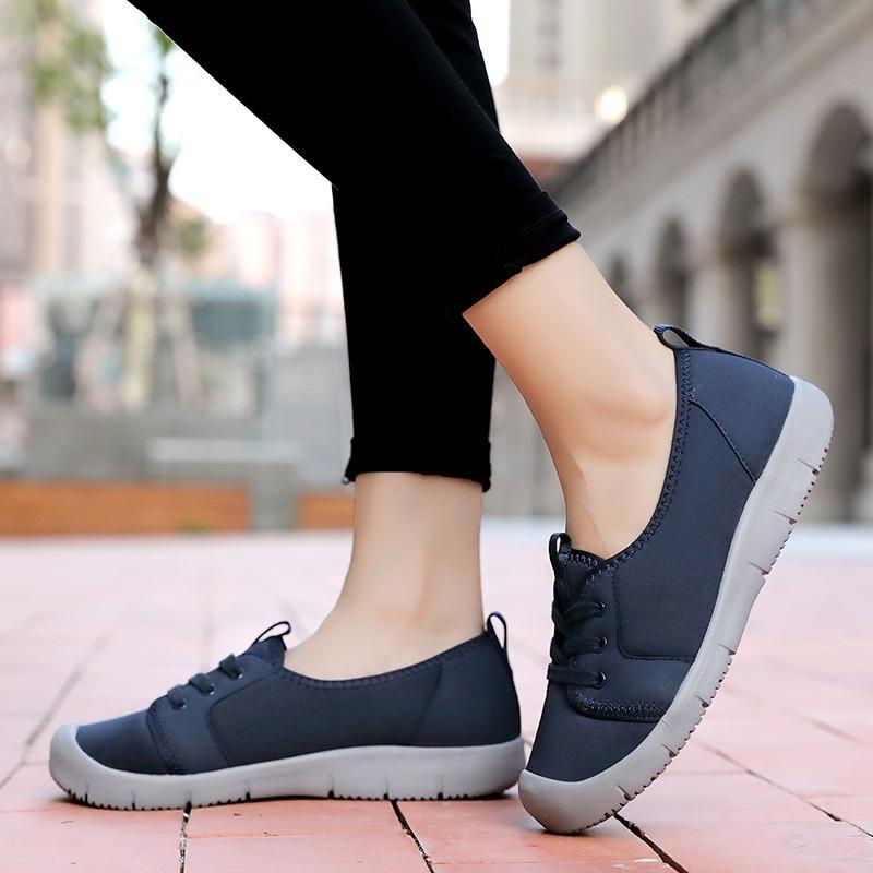 Large Size Women's Shoes Middle-aged and Elderly Casual Shoes Breathable Flat Bottomed Cloth Shoes Toe Caps Soft Soled Walking Shoes