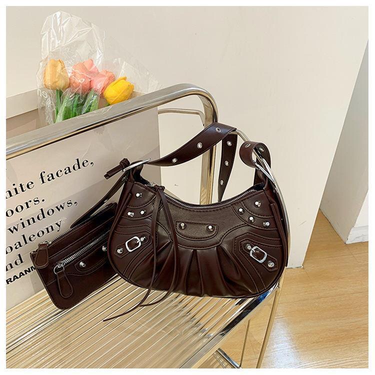 Shangxin Tang Yan same bag underarm pleated crescent bun mother shoulder bag retro rivet locomotive bag
