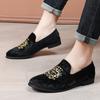 New Designer Men Suede Leather Casual Shoes Fashion Embroidery Flat Leisure Shoes Man Slip-on Loafers