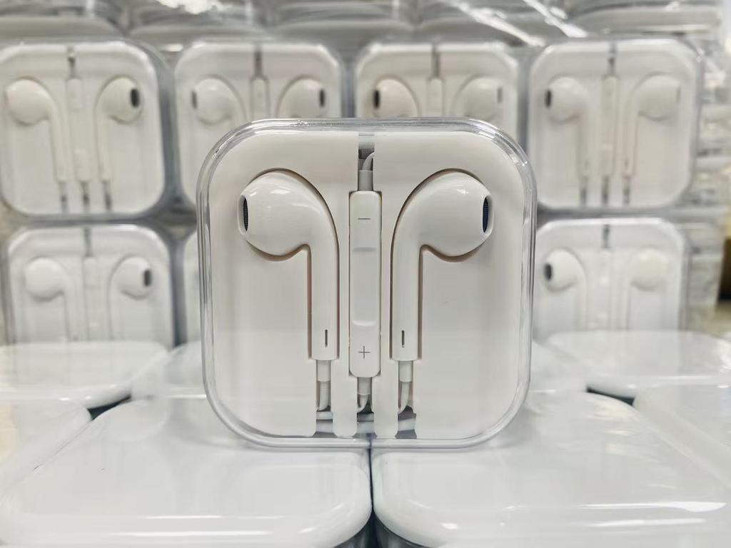 3.5mm Direct Plug-In Wired In-Ear Earphones with Crystal Box for Apple, Huawei, Android, Type-C