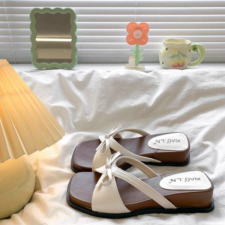 

French beautiful cool slippers women s summer wear 2025 new evening fairy style sandals thick-soled wedges 40