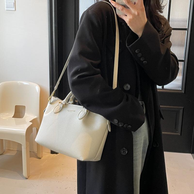 

2025 new bag women s tote bag large capacity autumn and winter can be messenger Sen Meng fashion handbag class commuter bag 27*12*20 бежевий
