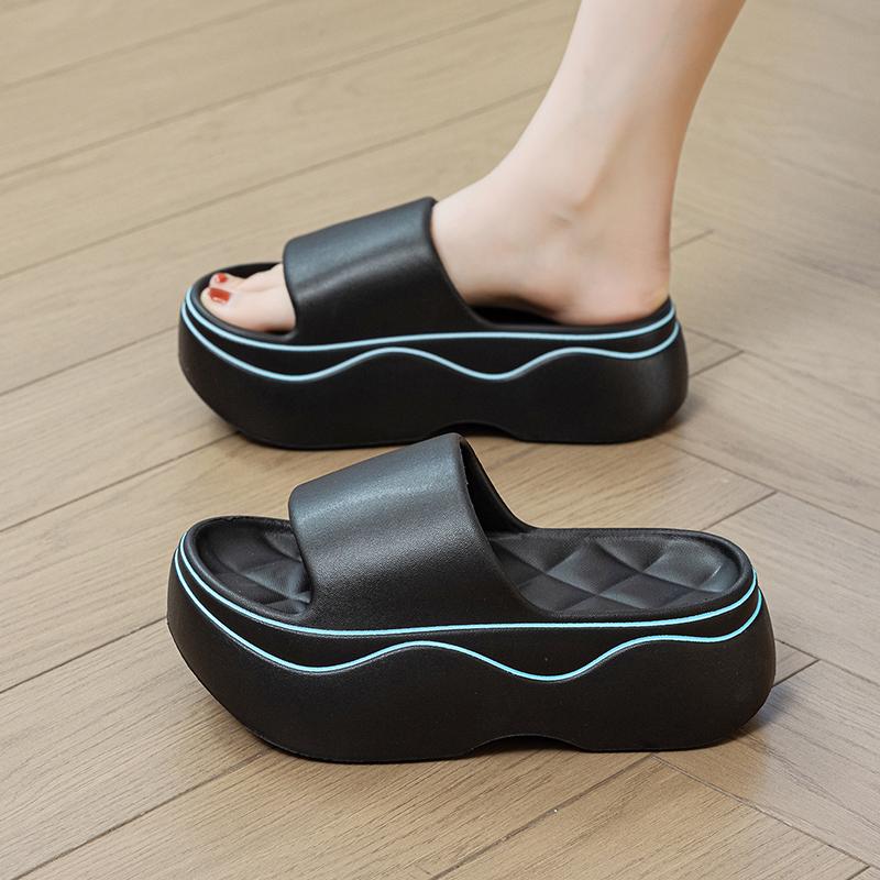 2025 Fashionable and casual women's fashion slippers, thick-soled height-increasing summer sandals, outdoor women's shoes