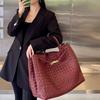 European and American fashion 2024 new woven bag large capacity versatile diamond cowhide tote bag casual shoulder handbag