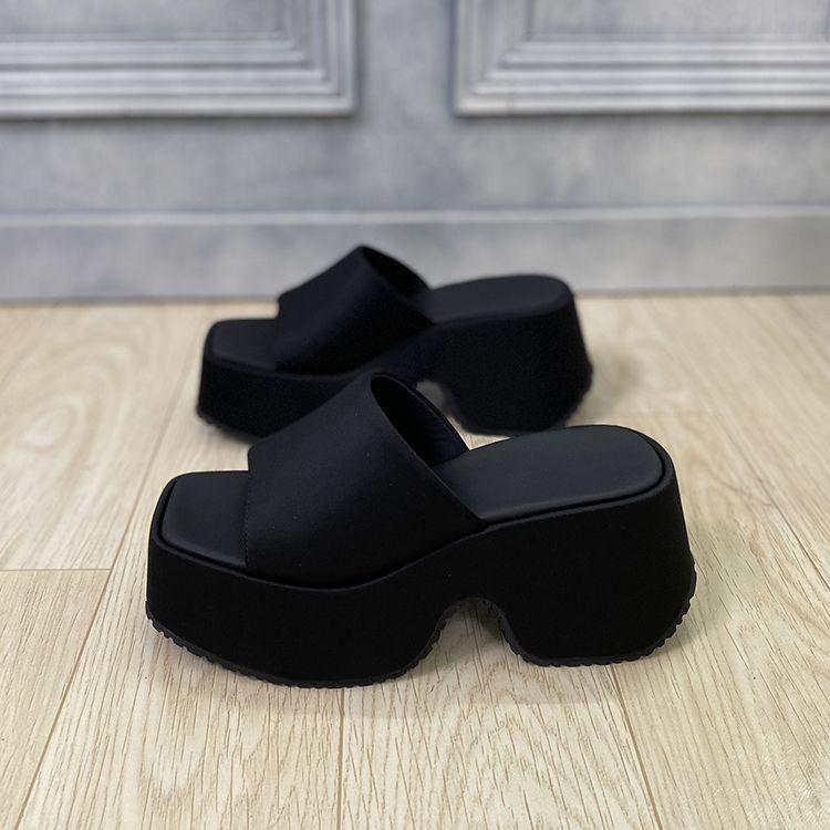 Thick Soled Sandals for Women In Summer 2026  Fashionable Outerwear Vacation Slippers for Women