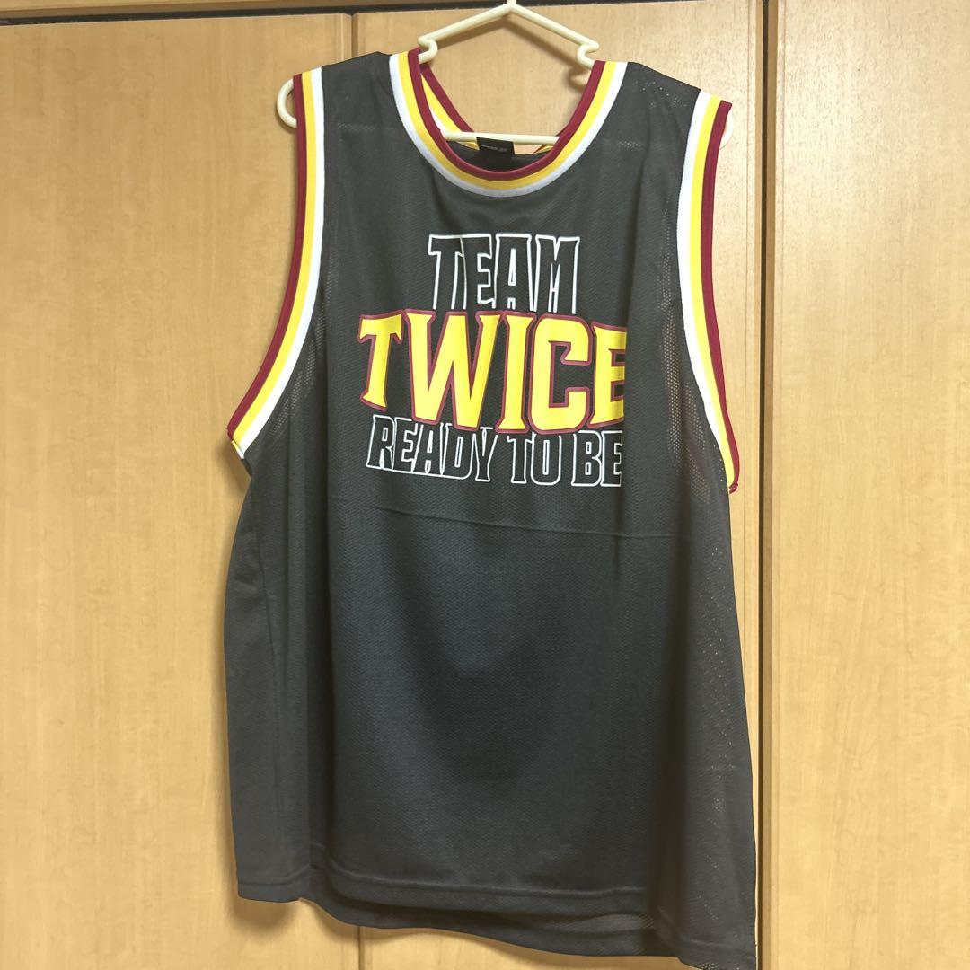 

[Б/У] TWICE SANA майка без рукавов 12