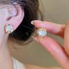 Boucles d'oreilles clous ovales en zircon brillant pour femmes Mode Couleur Or Boucles d'oreilles géométriques en métal Luxe léger Accessoires de joaillerie populaires