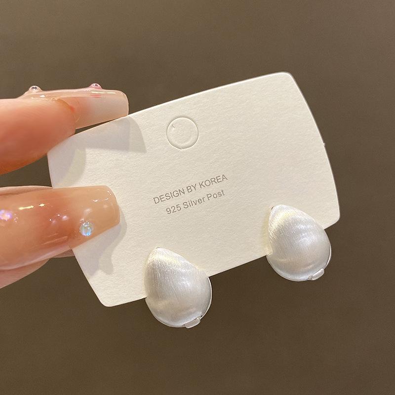 Korean version of matte brushed ear buckles women s design temperament water drop love earrings new earrings