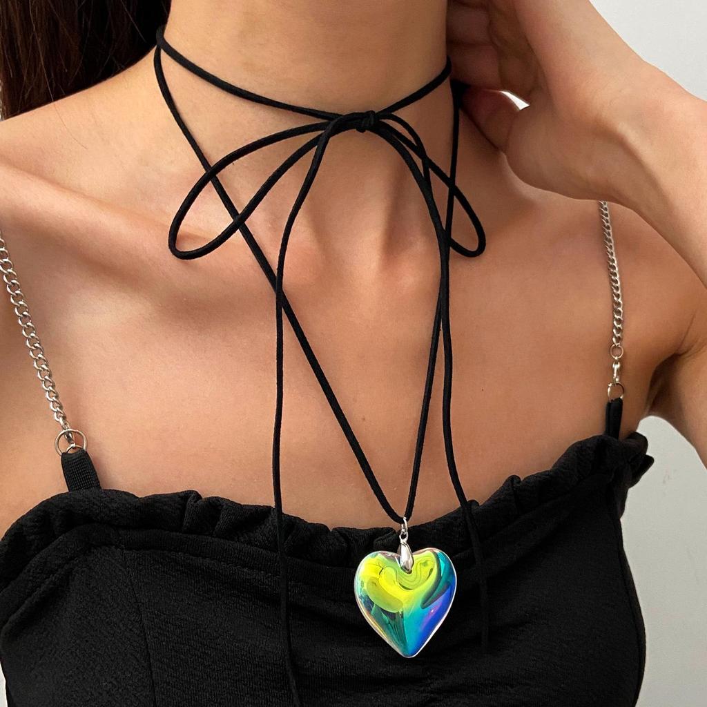Exaggerated Heart Pearl Necklace with Irregular Hollow Design for Women