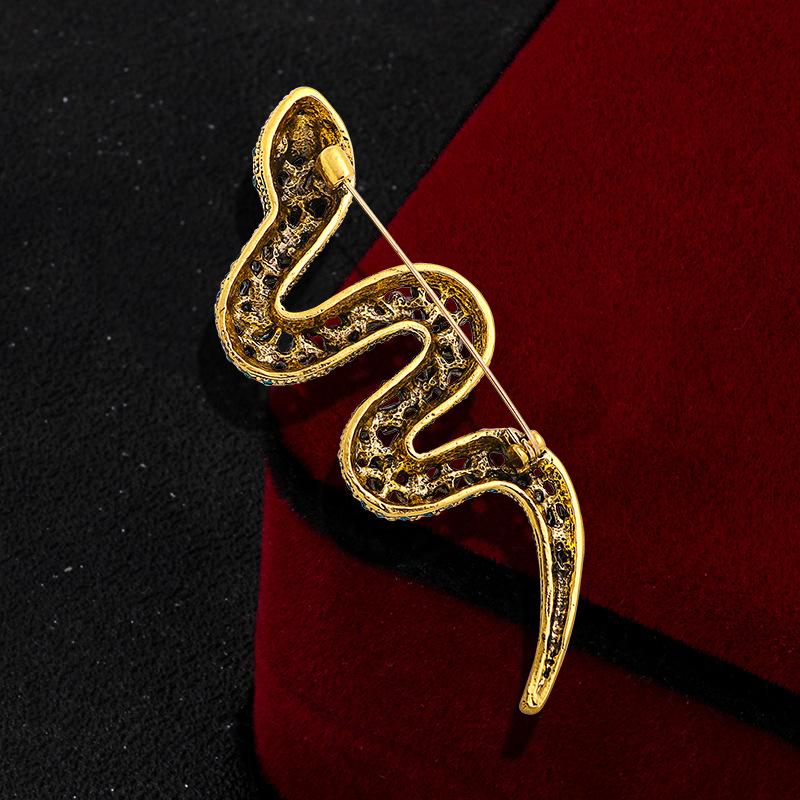 Diamond-encrusted retro snake brooch fashion coat suit accessories corsage pin shoe buckle accessories