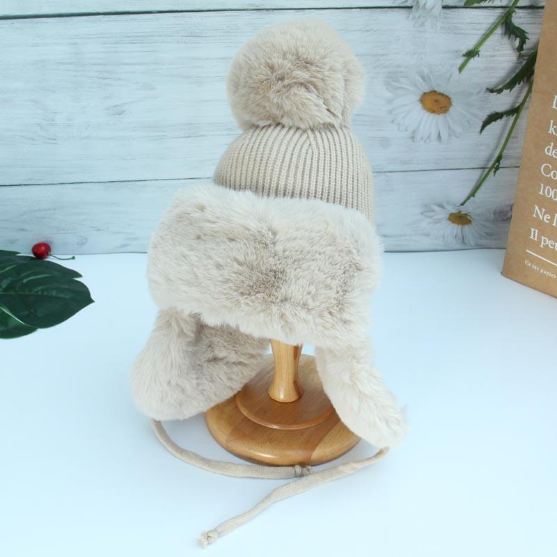 Freesh čepice Stejná čepice Dámské pletení Vlna Plus Velvet Thermal Lei Feng Cap Korejská kožešina Ball Klobouk do uší