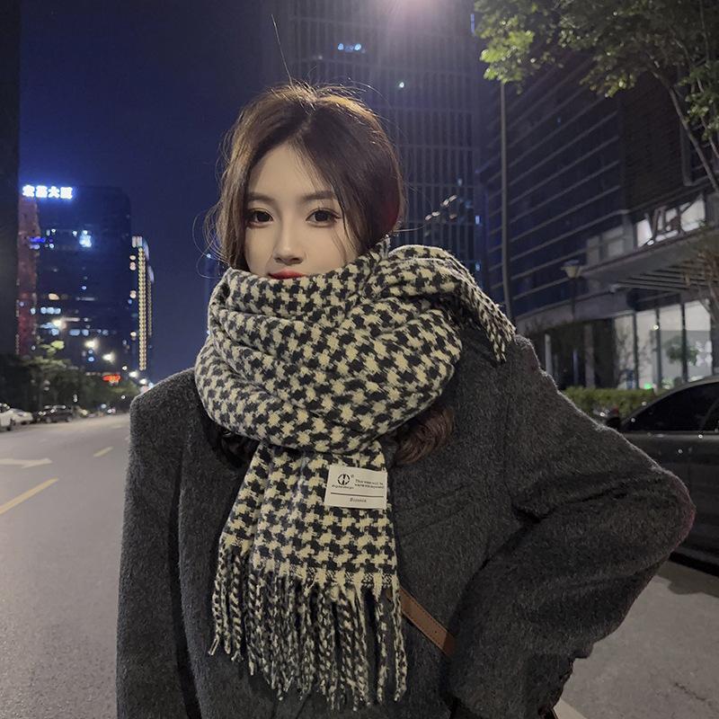 

Осенне-зимний шарф в клетку контрастных цветов, женский зимний мягкий хлопковый удобный теплый студенческий вязаный шарф-шаль с бахромой, трендовый 190*66cm