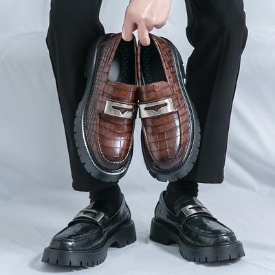 Mode Nouvelle Couleur Dégradée Style Coréen Semelle Épaisse Cuir de Crocodile Décontracté Mocassins à Enfiler Antidérapants Décoration Boucle Métallique Chaussures Mocassins Homme