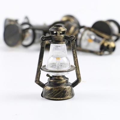 1ks 1:12 1:6 Domeček pro panenky Miniaturní Retro Olejová lampa Příslušenství pro domečky pro panenky Hračky