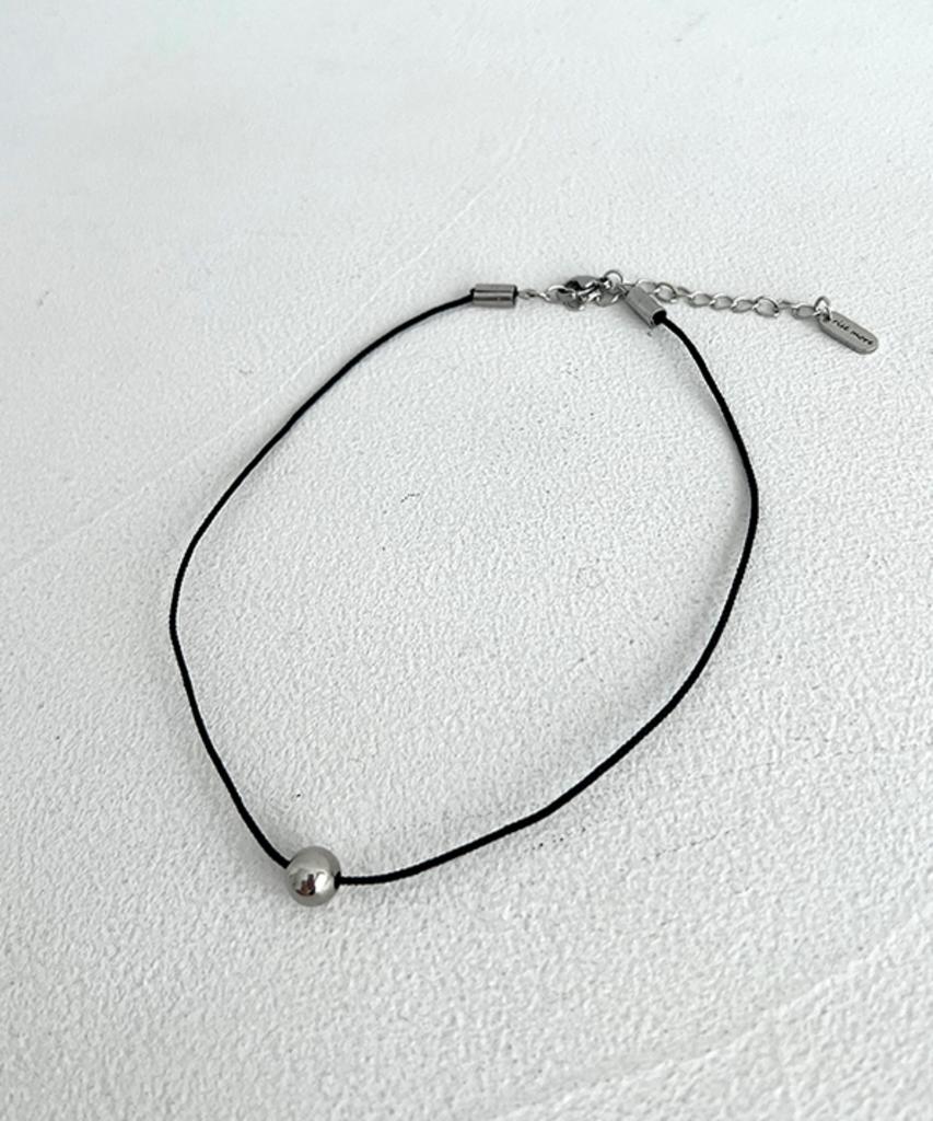 Rise More Black String Choker