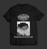FORÊT CARPATHIENNE – À travers Gouffres, Grottes et Forêts Titanesques (avec impression dos) – T-SHIRT