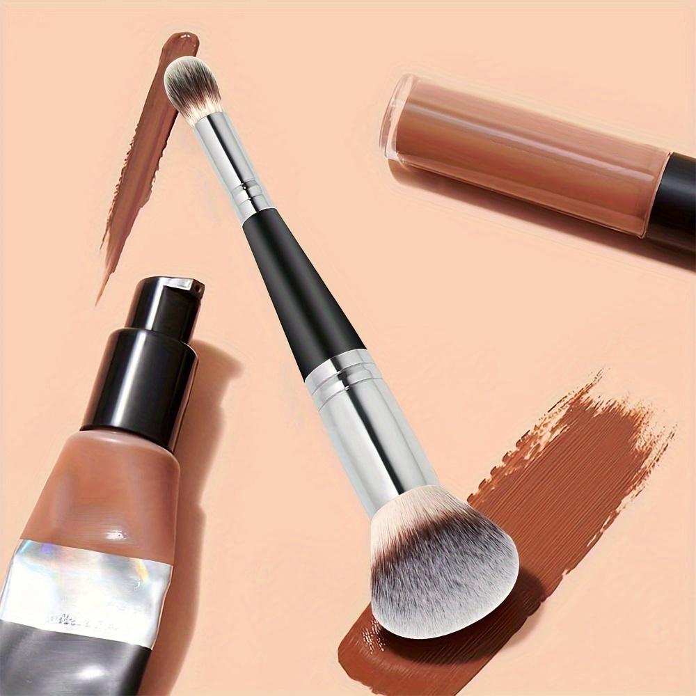 Doppelzweck-Foundationpinsel. Hochwertige Synthetik für makellosen Flüssig- und Puderauftrag.
