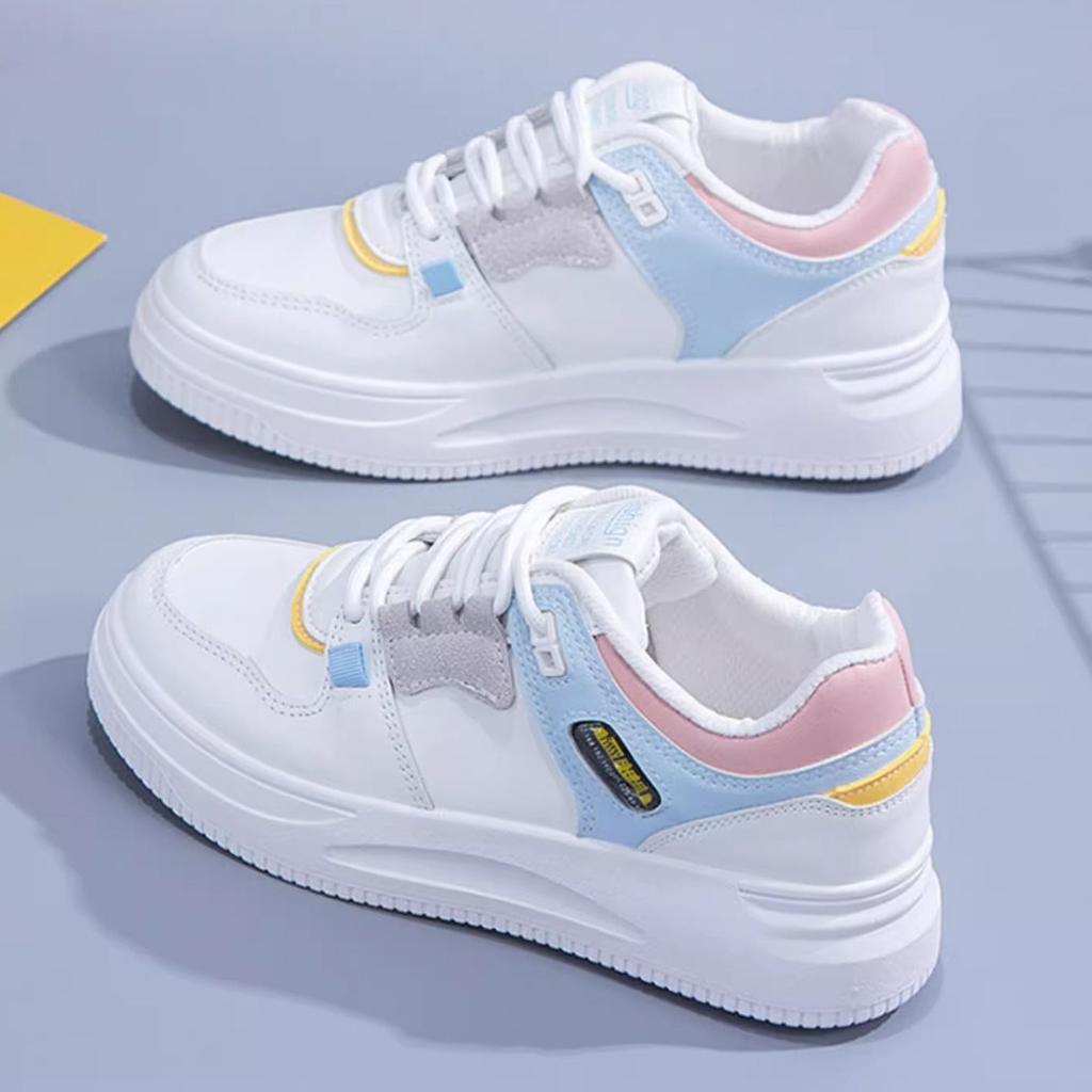 Versatile Thick Casual Baseplate Sports Color Matching White Shoes Women's 2025 Summer New Popular High-value Flat Baseplate Shoes