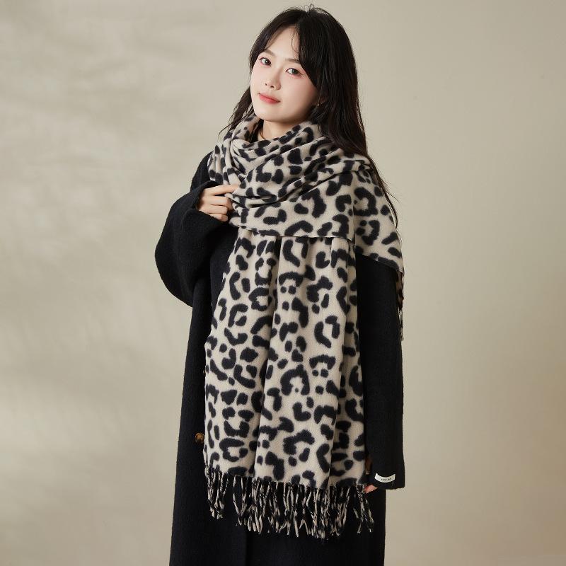 Korean Winter Atmosphere Leopard Print Scarf for Couples Warm and High End Imitation Cashmere Tassel New Scarf