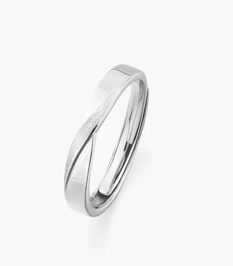 Mobius Gravitational Couple Rings: Elegant and Versatile Open Band