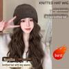 Bonnet tricoté tendance pour femme avec cheveux bouclés amovibles pour l'automne/hiver