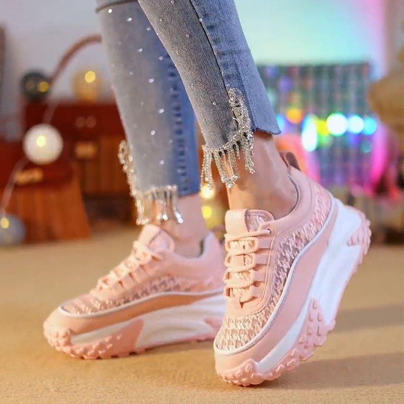 Soft-soled explosive heightening shoes women's autumn 2025 new explosive casual shoes breathable non-slip thick-soled sports shoes