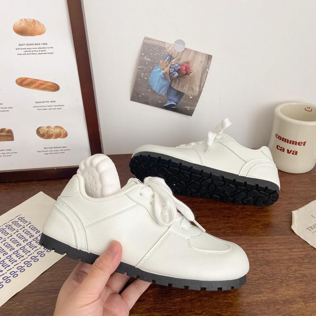 Flat-bottomed casual little white shoes women's autumn 2025 new fashion versatile niche Korean version of round head Agam training shoes