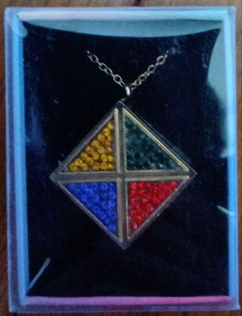 [USED] NIZIU Rainbow Necklace Gold