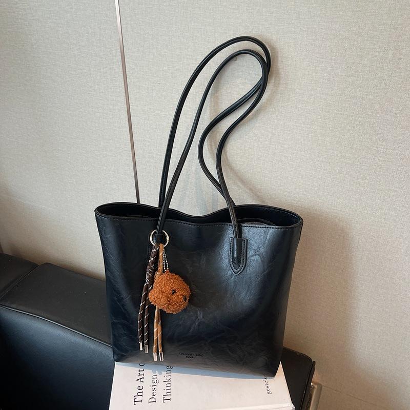 Women's bag large capacity new fashion shoulder messenger bag women's simple women's bag commuter bucket bag tote bag