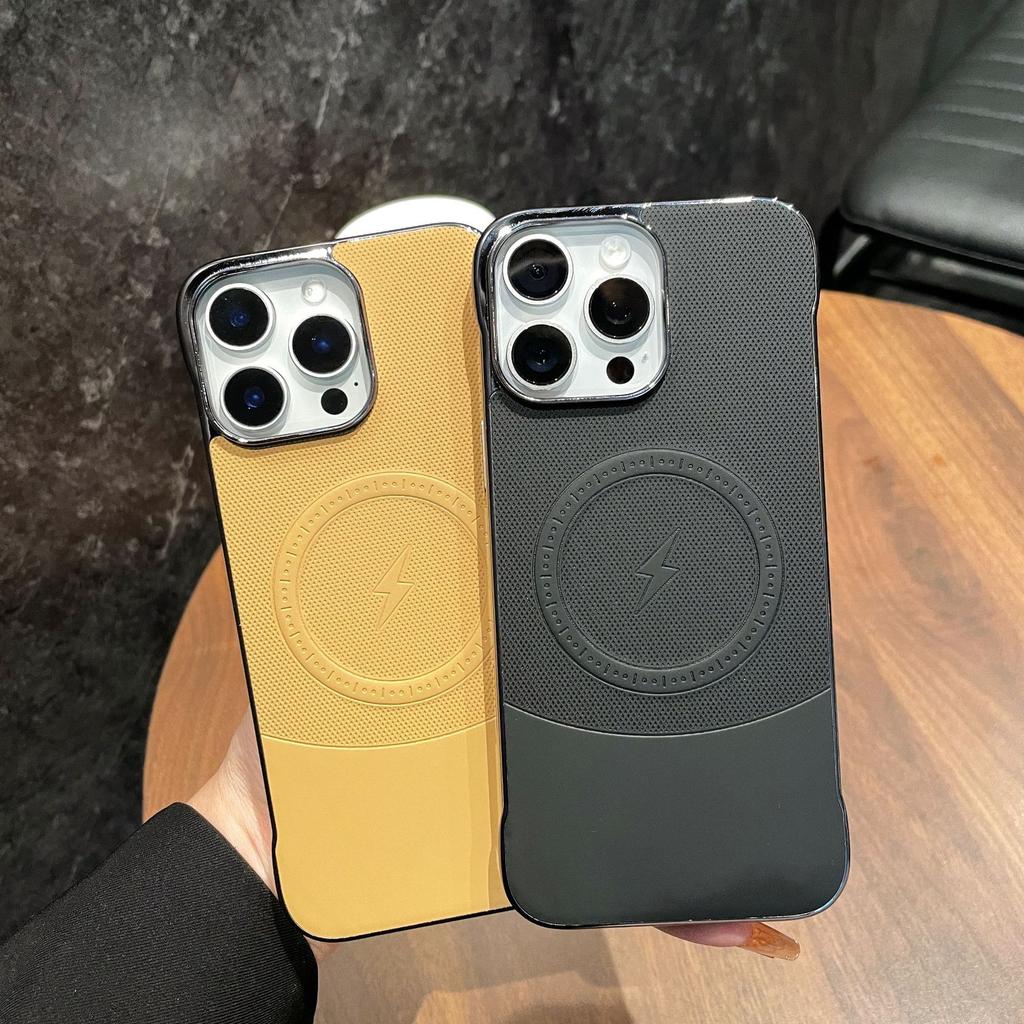 Electroplated Plain Leather Borderless Magnetic Mobile Phone Case Is Suitable for Apple 16PROMAX Trend 16 Large Hole Hard Case 16PRO.