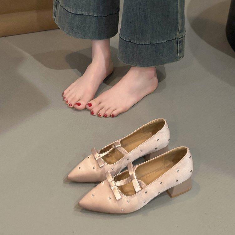 

Soft leather version~ bow gentle shallow mouth Mary Jane shoes women s pointed head one pedal rhinestone flat bottom one word belt single shoes 39