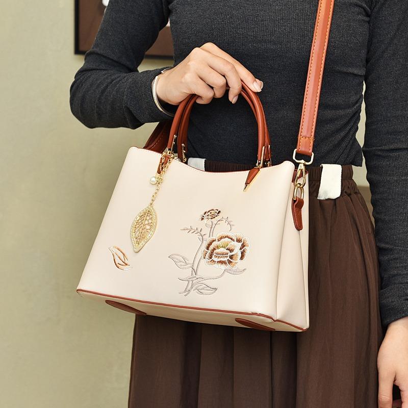 Taschen Damen Nationalstil bestickte Damentaschen Neue vielseitige Handtaschen Mamataschen Hochzeitstaschen Umhängetaschen Damen Tide