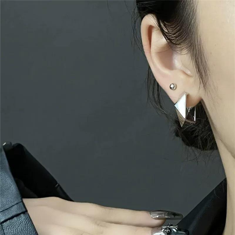 High-End Silver 3D Diamond Irregular Design Ear Clip Earrings - European & American Cold Style