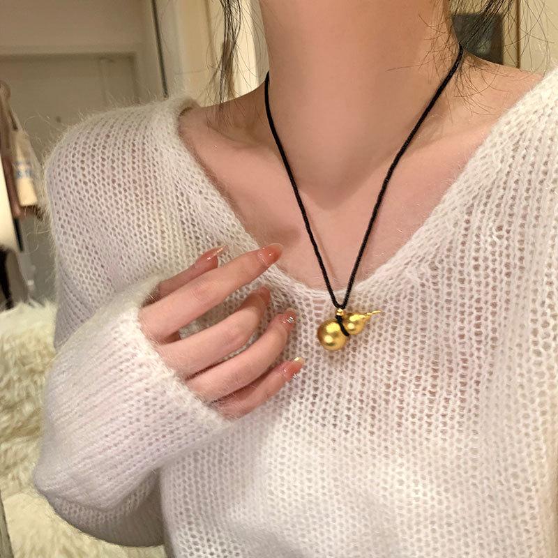 Elegant Women's French-Chinese Gourd Metal Choker Necklace - Luxury Fashion Versatile Sweater Chain