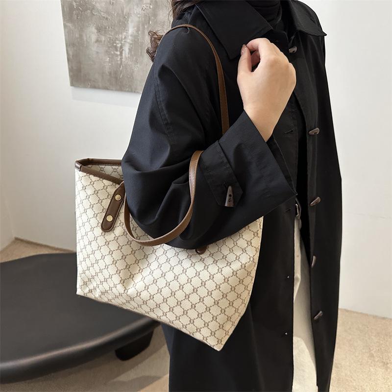 Premium bag women's 2025 new fashion versatile portable shoulder bag office worker commuting large-capacity tote bag