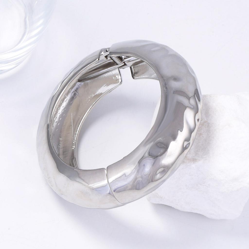 European and American Bracelets Simple and Fashionable Round Hammer Texture Alloy Spring Bracelet Versatile Casual Women