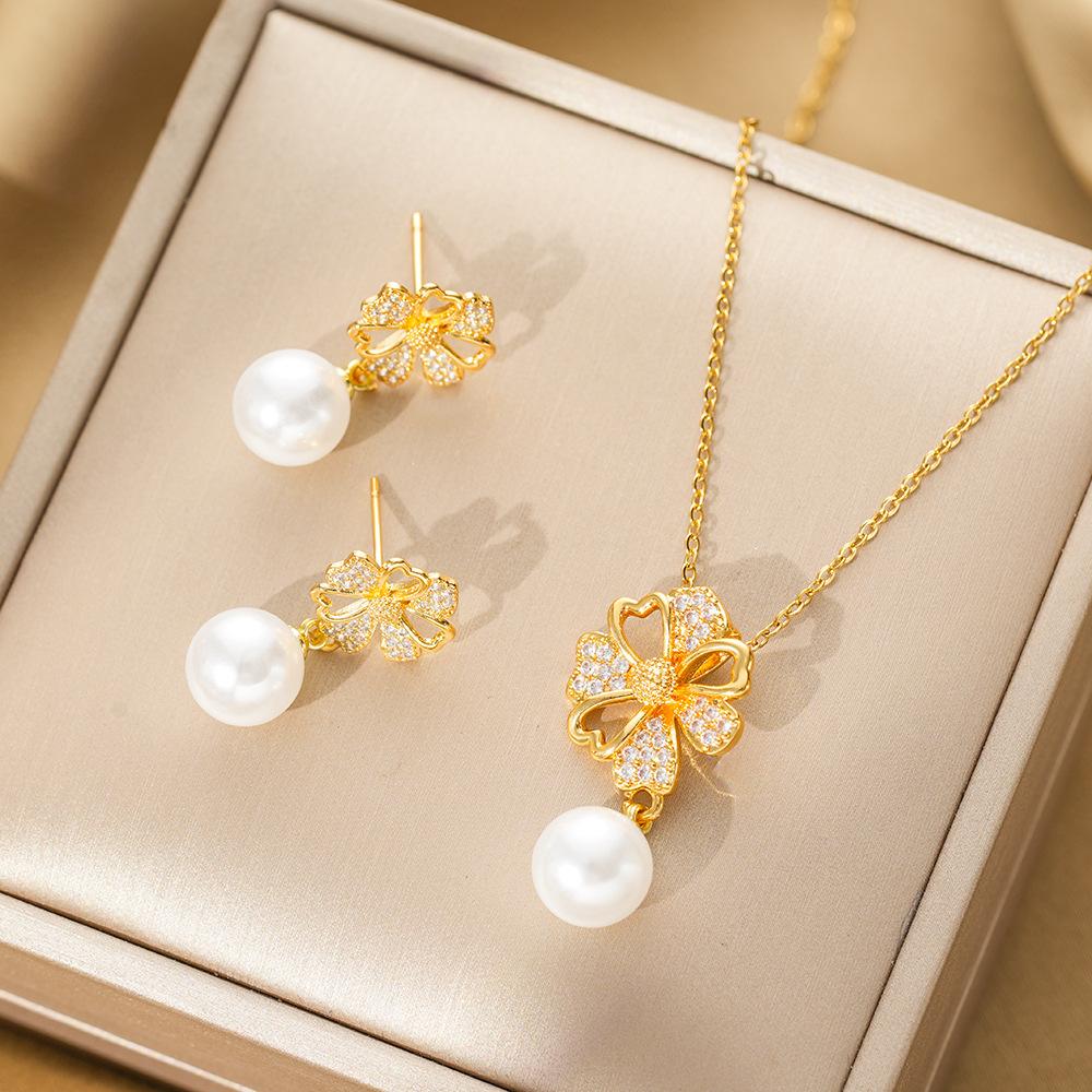 Light Luxury Flower Iris Imitation Red Sapphire Necklace Versatile Fashion Temperament Set for Women