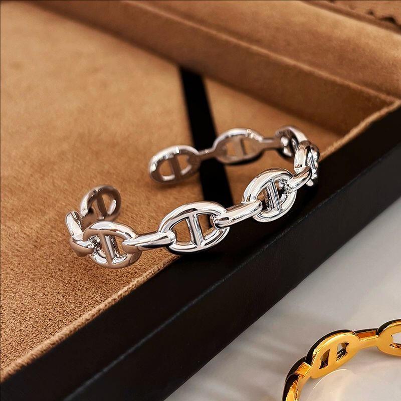 Bracciale Lucido a Naso di Maiale da Donna 2025: Design di Moda Semplice, di Alta Gamma, Versatile