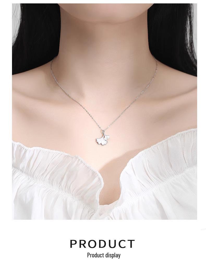 S925 Sterling Silver Ginkgo Leaf Necklace for Women: Three Lives Apricot Light, Luxurious, and Versatile High-End Clavicle Chain.