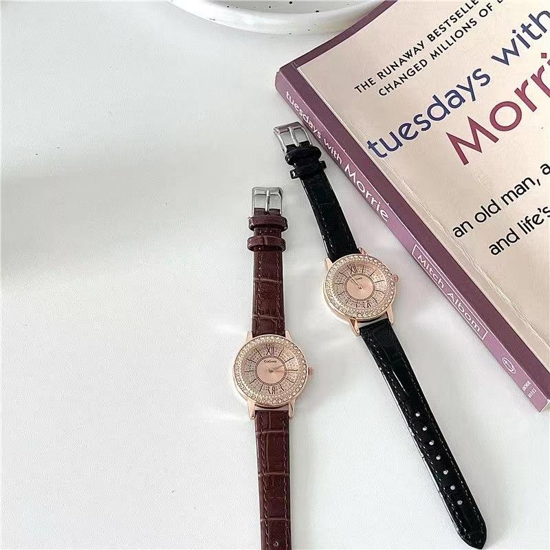 Magnetic Watch for Women Diamond-encrusted Fashion Belt High-end Quartz Watch