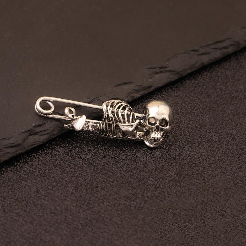 1pc Gothic Skull Skeleton Safety Pin Brooches Tone Punk Style Lapel Pins Perfect Dark Aesthetic Rocker Edgy Fashion Accessories
