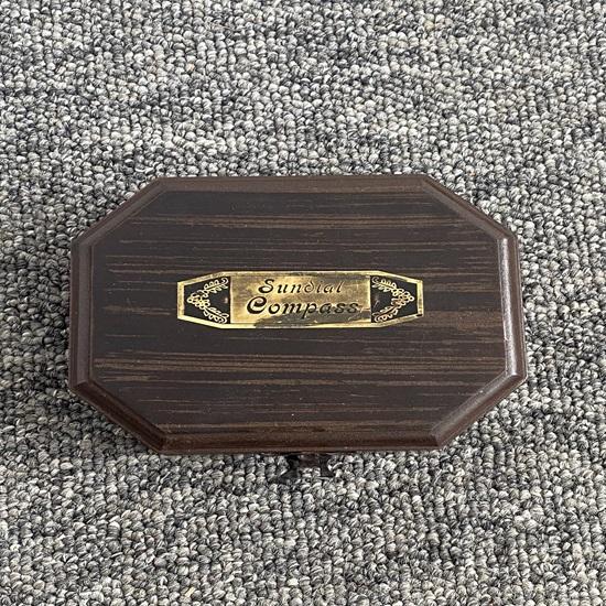 Marine round Sundial with diameter 11.43 cm. sundial compass with engraving.